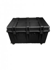 866045 large transport case with four wheels